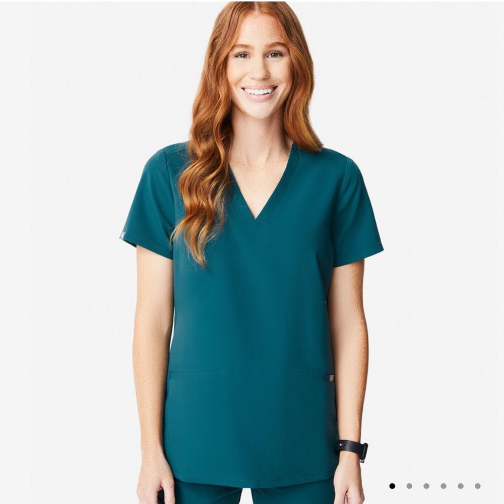 NWT!! Casma Scrub Top